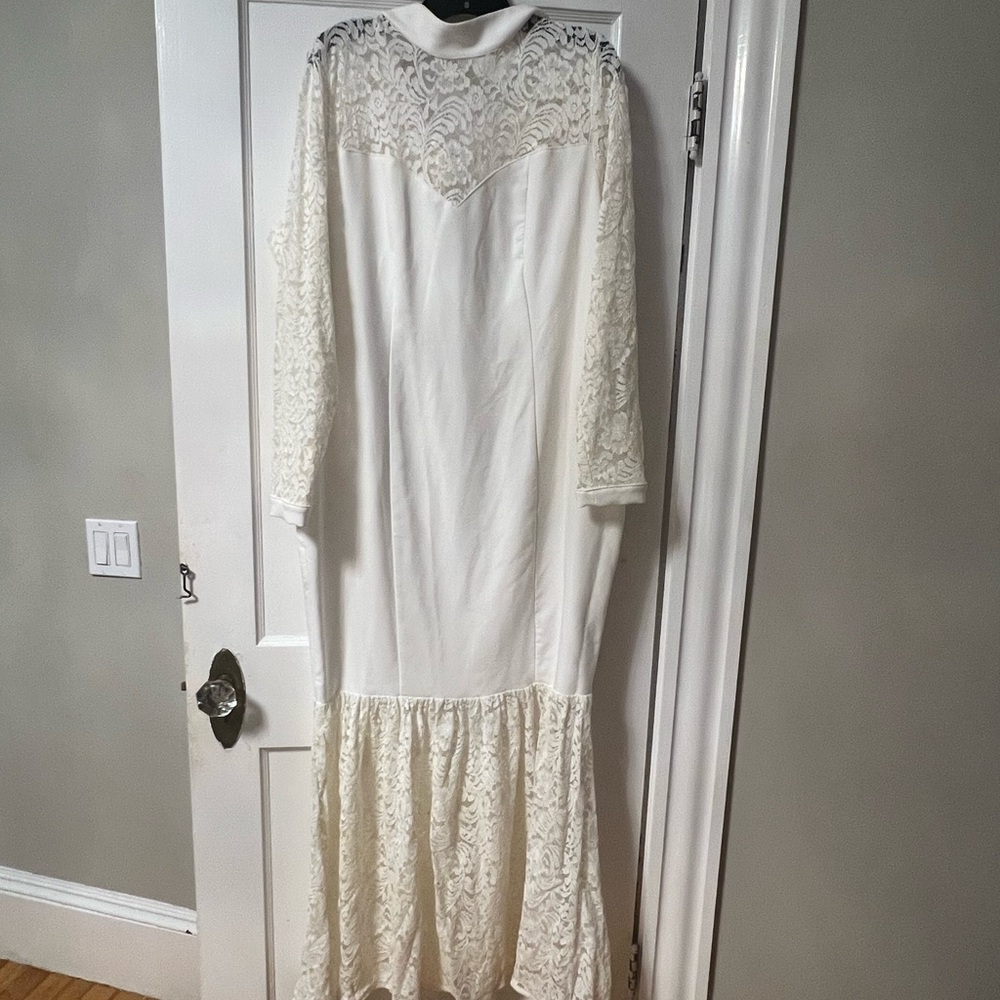 Monif C. Ivory Lace Long Sleeve Dress